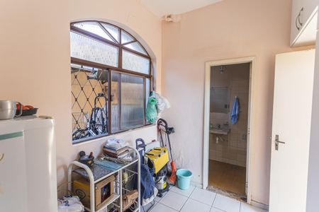 Casa à venda com 360m², 6 quartos e 5 vagas Casa à venda com 360m², 6 quartos e 5 vagasQuarto de Serviço