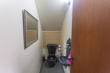 Casa à venda com 360m², 6 quartos e 5 vagas Casa à venda com 360m², 6 quartos e 5 vagasLavabo