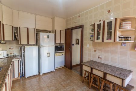 Casa à venda com 360m², 6 quartos e 5 vagas Casa à venda com 360m², 6 quartos e 5 vagasCozinha