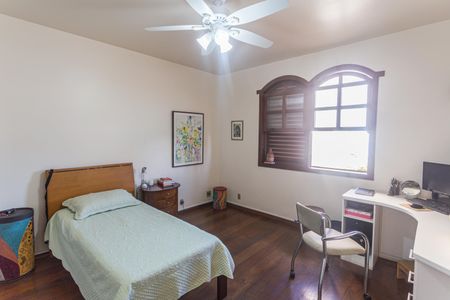 Casa à venda com 360m², 6 quartos e 5 vagas Casa à venda com 360m², 6 quartos e 5 vagasSemi-Suíte 2 no 2° Pavimento