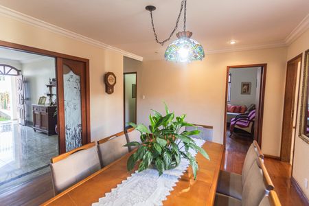 Casa à venda com 360m², 6 quartos e 5 vagas Casa à venda com 360m², 6 quartos e 5 vagasCopa