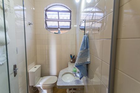 Casa à venda com 360m², 6 quartos e 5 vagas Casa à venda com 360m², 6 quartos e 5 vagasBanheiro de Serviço