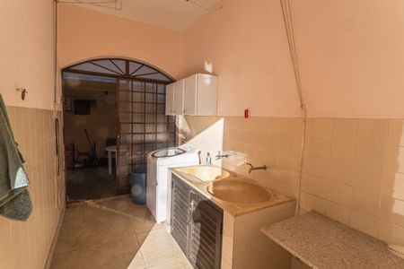 Casa à venda com 360m², 6 quartos e 5 vagas Casa à venda com 360m², 6 quartos e 5 vagasÁrea de Serviço