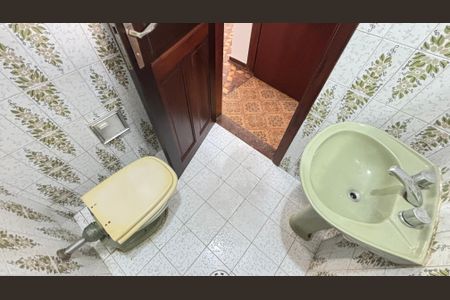 Casa à venda com 112m², 3 quartos e 1 vagaBanheiro 2