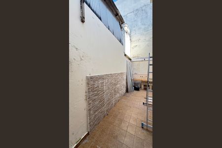 Casa à venda com 112m², 3 quartos e 1 vagaÁrea de Serviço - Quintal