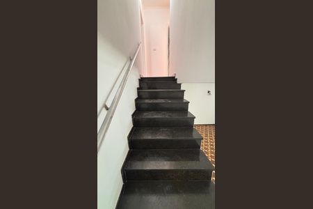 Casa à venda com 112m², 3 quartos e 1 vagaEscada