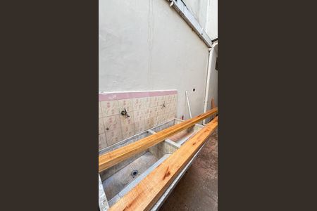 Casa à venda com 112m², 3 quartos e 1 vagaÁrea de Serviço - Quintal