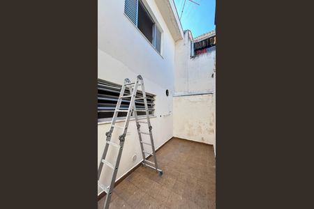 Casa à venda com 112m², 3 quartos e 1 vagaÁrea de Serviço - Quintal