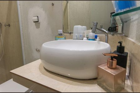 Casa à venda com 250m², 2 quartos e 2 vagas Casa à venda com 250m², 2 quartos e 2 vagasBanheiro Social