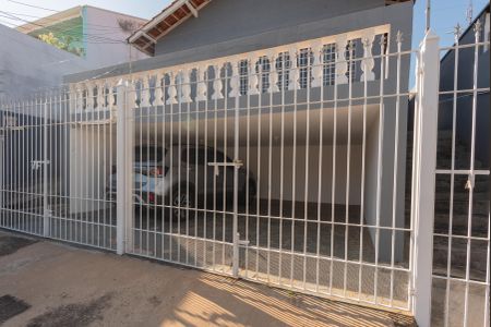 Casa à venda com 250m², 2 quartos e 2 vagas Casa à venda com 250m², 2 quartos e 2 vagasFachada