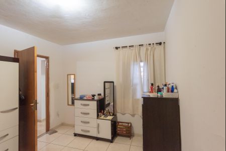 Casa à venda com 250m², 2 quartos e 2 vagas Casa à venda com 250m², 2 quartos e 2 vagasCasa 2- Quarto 1