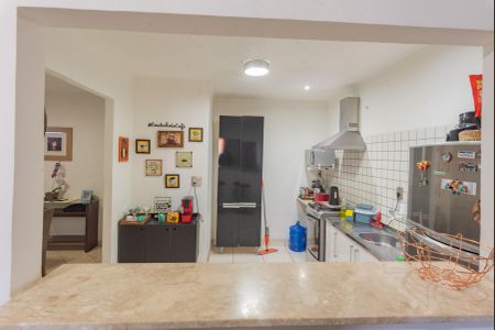 Casa à venda com 250m², 2 quartos e 2 vagas Casa à venda com 250m², 2 quartos e 2 vagasCozinha