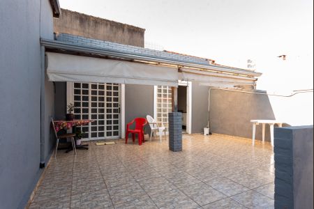 Casa à venda com 250m², 2 quartos e 2 vagas Casa à venda com 250m², 2 quartos e 2 vagasCasa 2- Área Comum