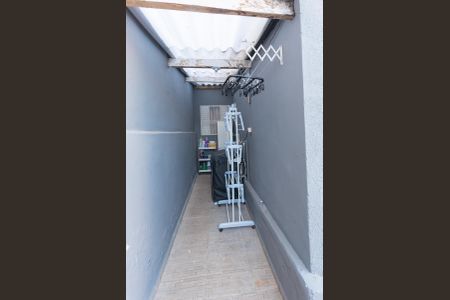 Casa à venda com 250m², 2 quartos e 2 vagas Casa à venda com 250m², 2 quartos e 2 vagasCorredor