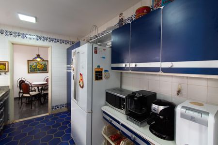 Casa à venda com 332m², 3 quartos e 6 vagas Casa à venda com 332m², 3 quartos e 6 vagasCozinha