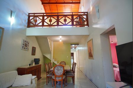 Apartamento à venda com 140m², 5 quartos e 4 vagas Apartamento à venda com 140m², 5 quartos e 4 vagasSalade jantar