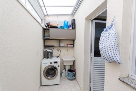 Casa de condomínio à venda com 75m², 2 quartos e 1 vaga Casa de condomínio à venda com 75m², 2 quartos e 1 vagaÁrea de Serviço