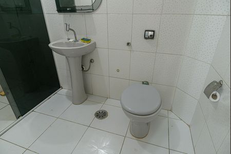 Apartamento para alugar com 54m², 2 quartos e 1 vaga Apartamento para alugar com 54m², 2 quartos e 1 vagaBanheiro