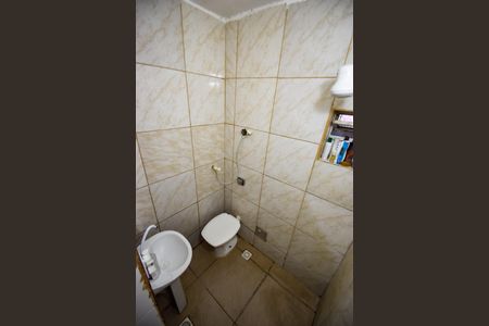 Casa de condomínio à venda com 324m², 3 quartos e sem vaga Casa de condomínio à venda com 324m², 3 quartos e sem vagaBanheiro