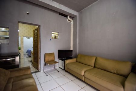 Casa de condomínio à venda com 324m², 3 quartos e sem vaga Casa de condomínio à venda com 324m², 3 quartos e sem vagaSala