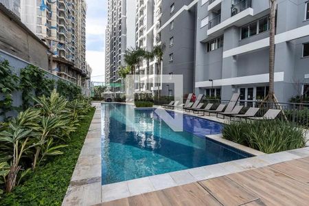 Apartamento à venda com 41m², 2 quartos e 1 vaga Apartamento à venda com 41m², 2 quartos e 1 vagaÁrea comum - Piscina