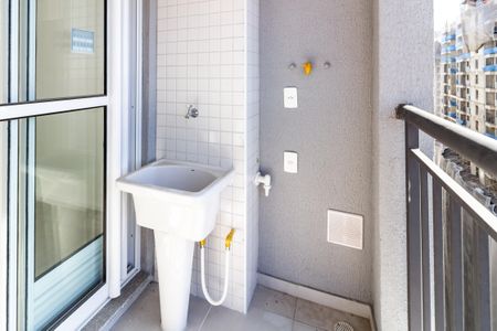 Apartamento à venda com 41m², 2 quartos e 1 vaga Apartamento à venda com 41m², 2 quartos e 1 vagaVaranda