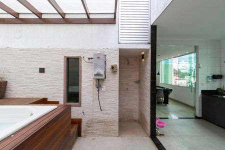 Apartamento à venda com 176m², 3 quartos e 1 vaga Apartamento à venda com 176m², 3 quartos e 1 vagaCobertura