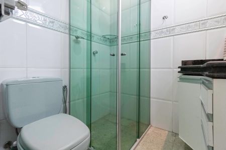 Apartamento à venda com 176m², 3 quartos e 1 vaga Apartamento à venda com 176m², 3 quartos e 1 vagaBanheiro social 2