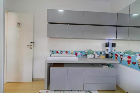 Apartamento à venda com 176m², 3 quartos e 1 vaga Apartamento à venda com 176m², 3 quartos e 1 vagaQuarto 2