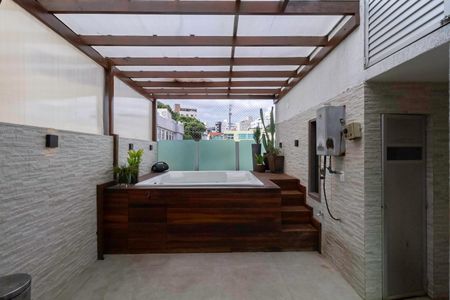 Apartamento à venda com 176m², 3 quartos e 1 vaga Apartamento à venda com 176m², 3 quartos e 1 vagaCobertura