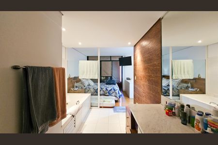 Apartamento à venda com 116m², 2 quartos e 2 vagas Apartamento à venda com 116m², 2 quartos e 2 vagasBanheiro da Suíte