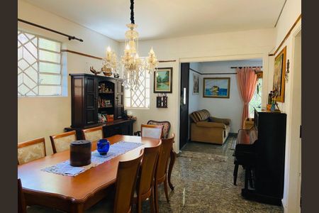 Casa à venda com 496m², 4 quartos e 1 vaga