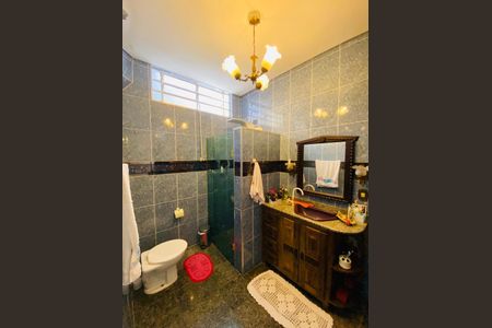 Casa à venda com 496m², 4 quartos e 1 vaga
