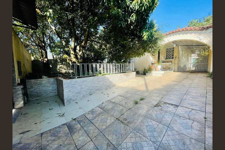 Casa à venda com 496m², 4 quartos e 1 vaga
