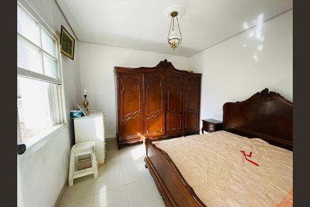 Casa à venda com 496m², 4 quartos e 1 vaga