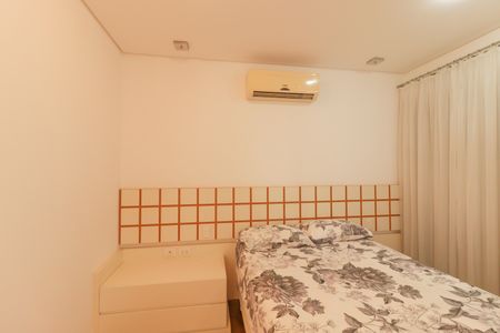 Casa de condomínio à venda com 410m², 4 quartos e 5 vagas Casa de condomínio à venda com 410m², 4 quartos e 5 vagasSuíte 2