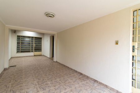 Casa à venda com 168m², 3 quartos e 3 vagas Casa à venda com 168m², 3 quartos e 3 vagasÁrea comum