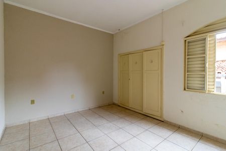 Casa à venda com 168m², 3 quartos e 3 vagas Casa à venda com 168m², 3 quartos e 3 vagasQuarto 1