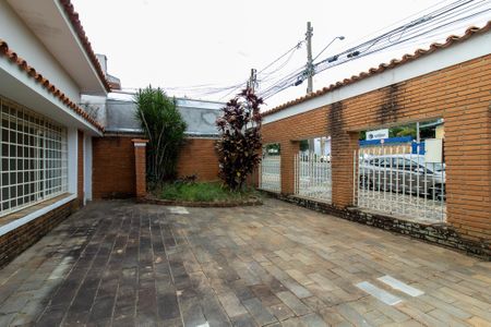 Casa à venda com 168m², 3 quartos e 3 vagas Casa à venda com 168m², 3 quartos e 3 vagasÁrea comum