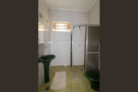 Casa à venda com 168m², 3 quartos e 3 vagas Casa à venda com 168m², 3 quartos e 3 vagasBanheiro Social