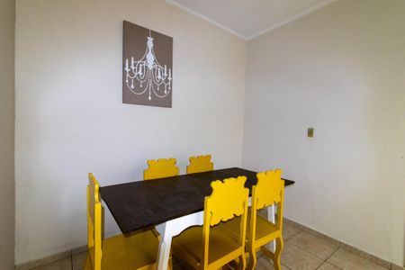 Casa à venda com 168m², 3 quartos e 3 vagas Casa à venda com 168m², 3 quartos e 3 vagasCopa