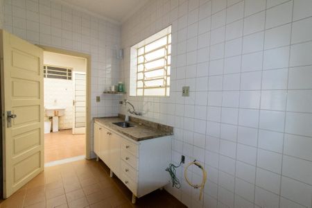 Casa à venda com 168m², 3 quartos e 3 vagas Casa à venda com 168m², 3 quartos e 3 vagasCozinha