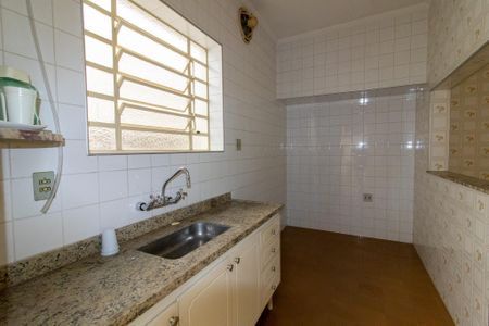 Casa à venda com 168m², 3 quartos e 3 vagas Casa à venda com 168m², 3 quartos e 3 vagasCozinha