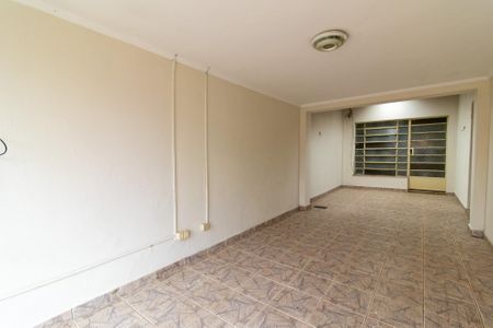 Casa à venda com 168m², 3 quartos e 3 vagas Casa à venda com 168m², 3 quartos e 3 vagasÁrea comum