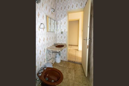 Casa à venda com 168m², 3 quartos e 3 vagas Casa à venda com 168m², 3 quartos e 3 vagasBanheiro Suíte