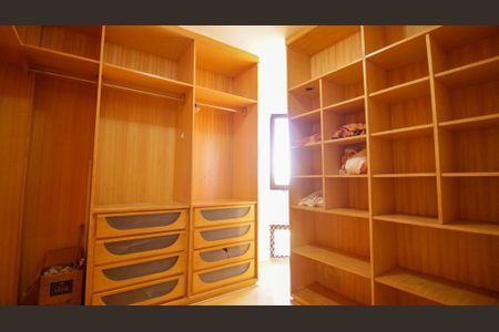 Apartamento à venda com 192m², 3 quartos e 2 vagas Apartamento à venda com 192m², 3 quartos e 2 vagasQuarto 2