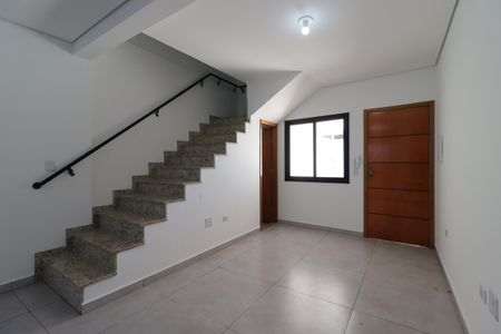 Casa à venda com 112m², 2 quartos e 2 vagasSala