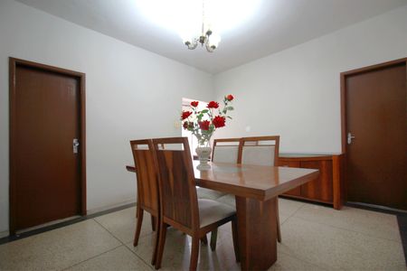 Casa à venda com 360m², 4 quartos e 1 vagaSala de Jantar