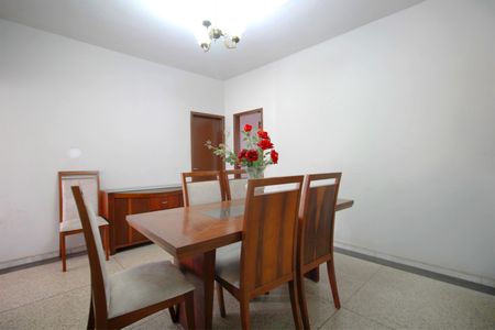 Casa à venda com 360m², 4 quartos e 1 vagaSala de Jantar