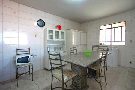 Casa à venda com 360m², 4 quartos e 1 vagaCozinha